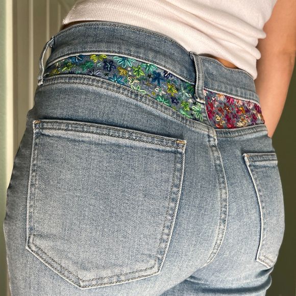 GAP Cigarette High Rise Jeans Hand Embroidered Size 29 - Picture 1 of 10